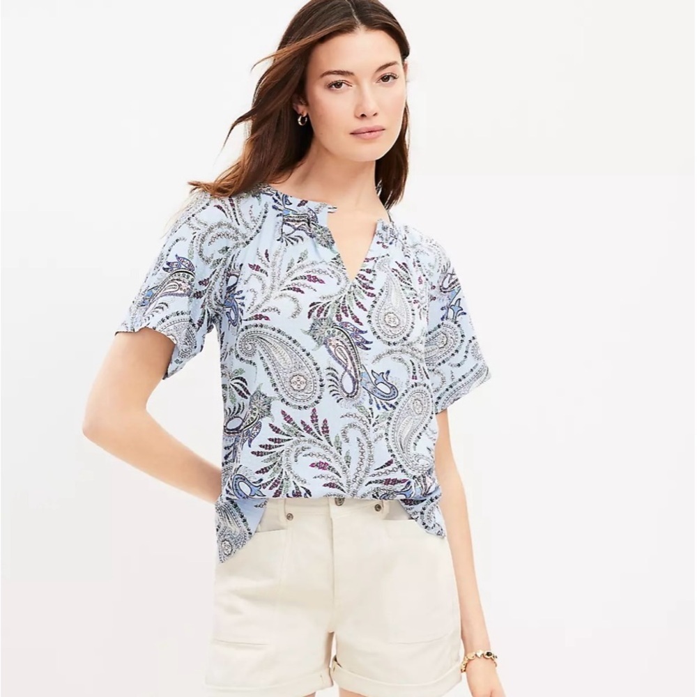 ❤️2/$15 or 3/$21❤️LOFT Paisley Searsucker Tie Back Yoke Top, Size Medium
